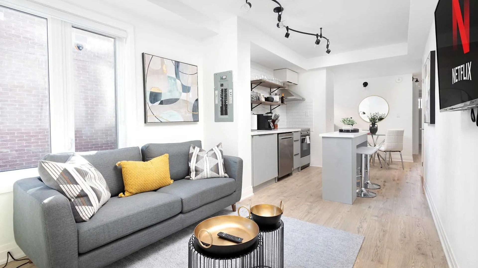 Family Getaway Trendy Ossington Neighbourhood contacts